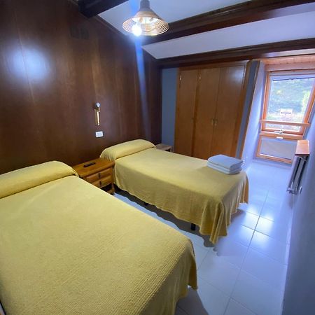 Hostal Los Valles Bielsa Exterior photo
