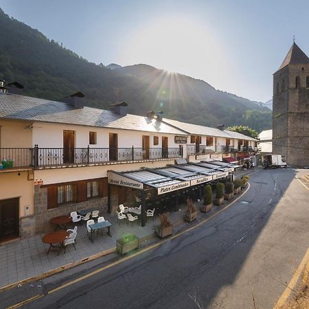 Hostal Los Valles Bielsa Exterior photo