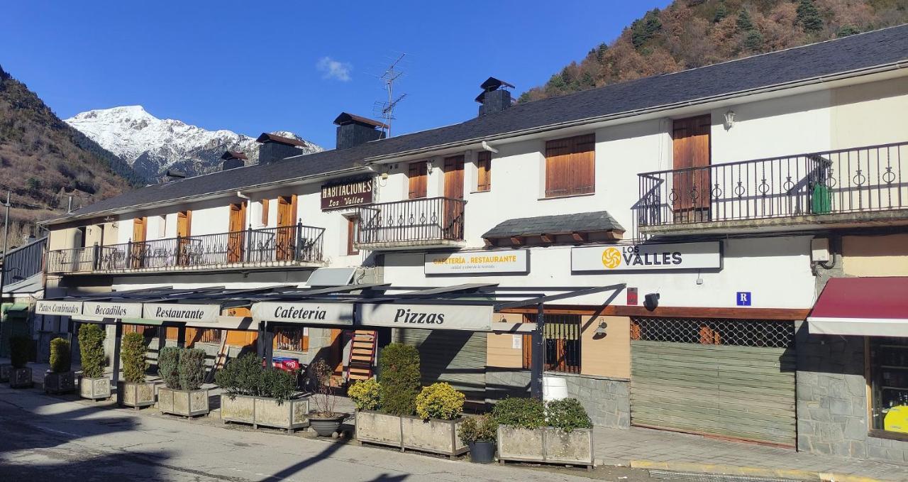 Hostal Los Valles Bielsa Exterior photo