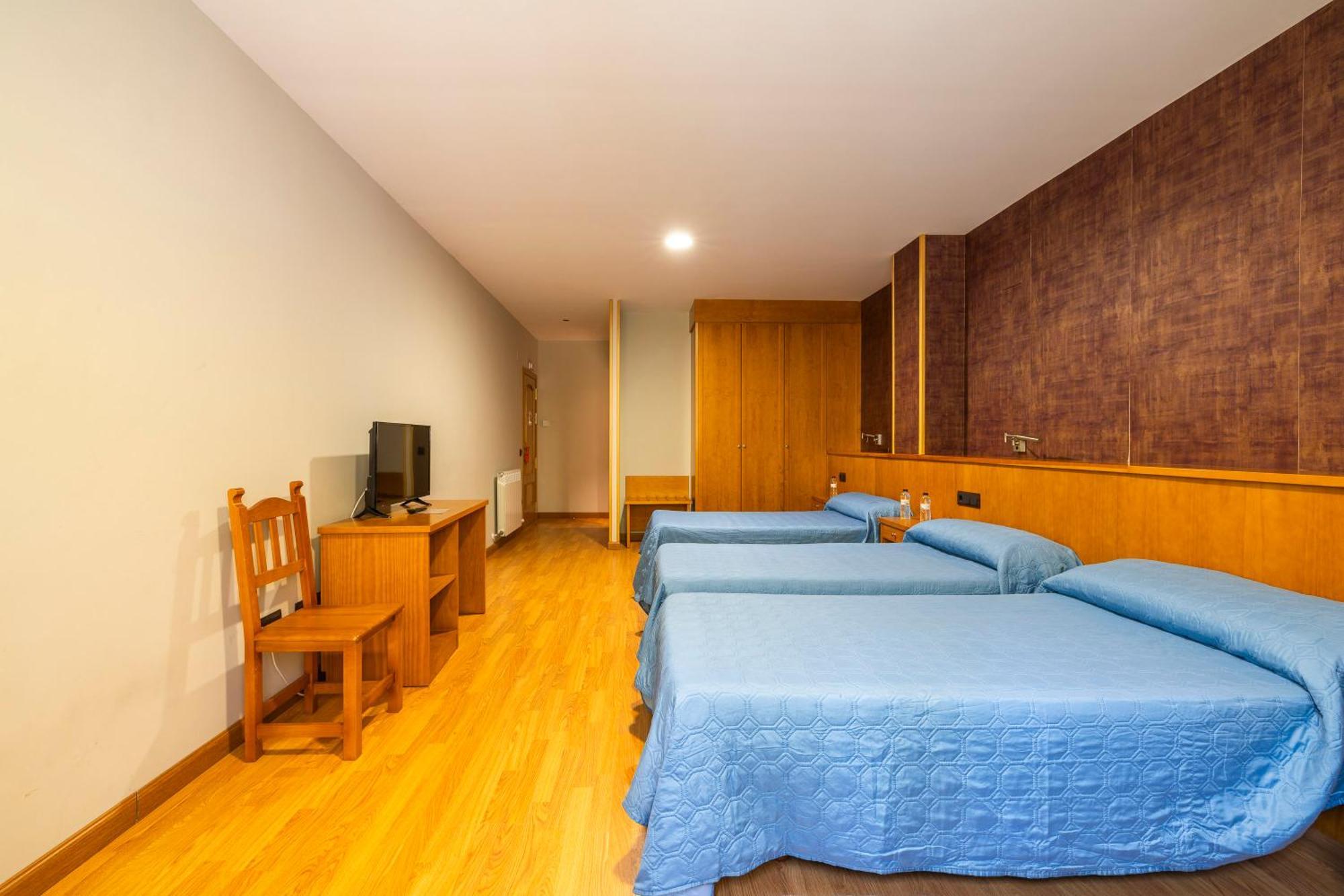 Hostal Los Valles Bielsa Exterior photo