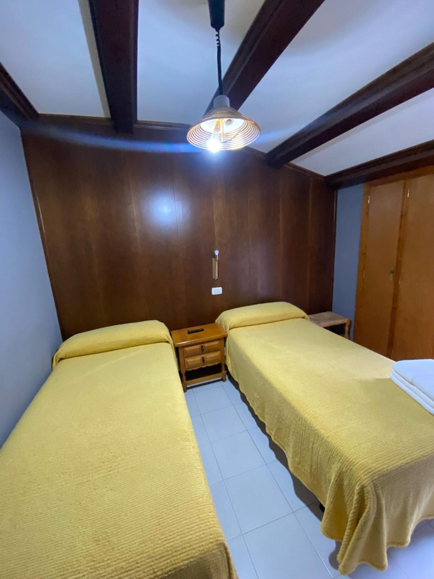Hostal Los Valles Bielsa Exterior photo