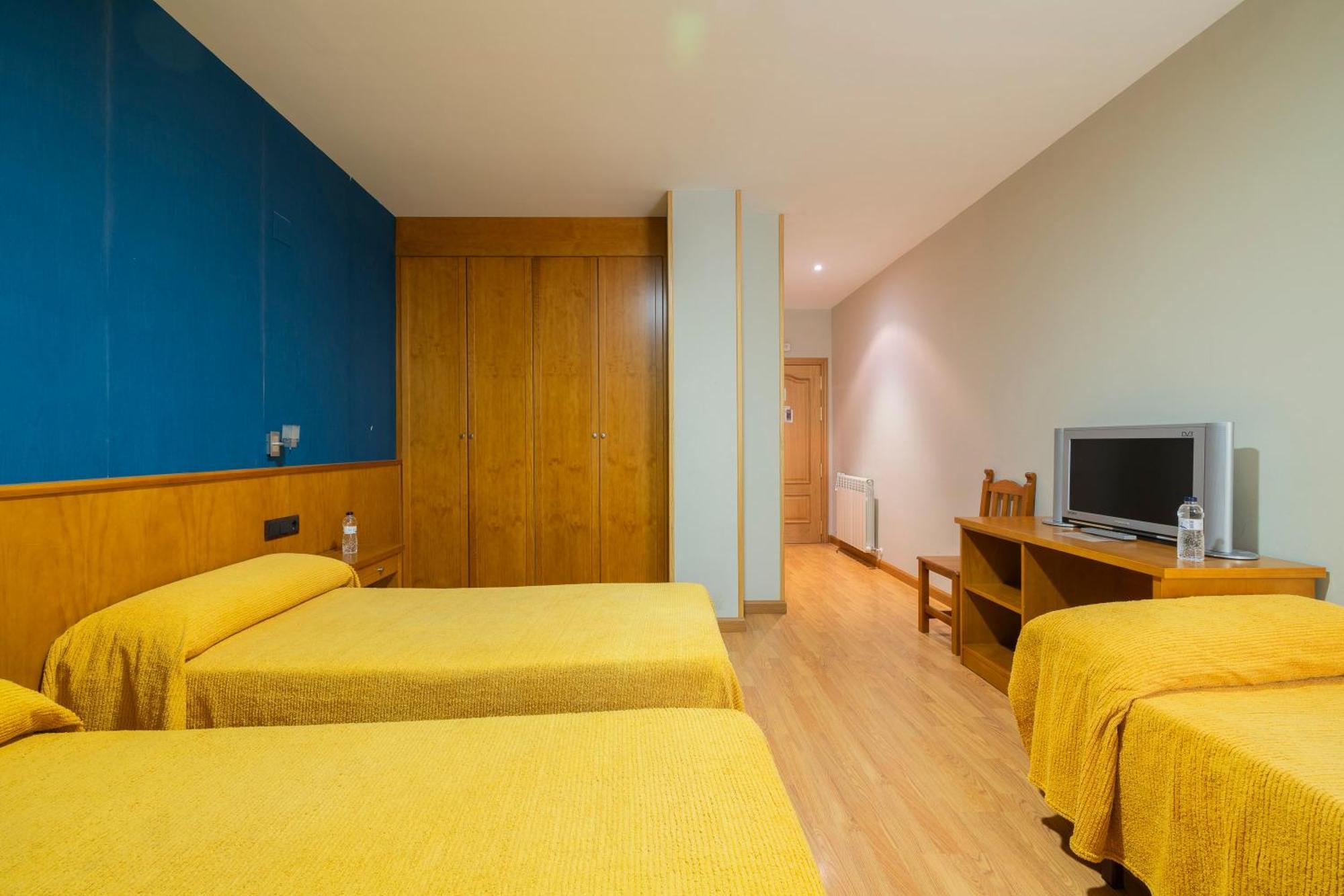 Hostal Los Valles Bielsa Exterior photo