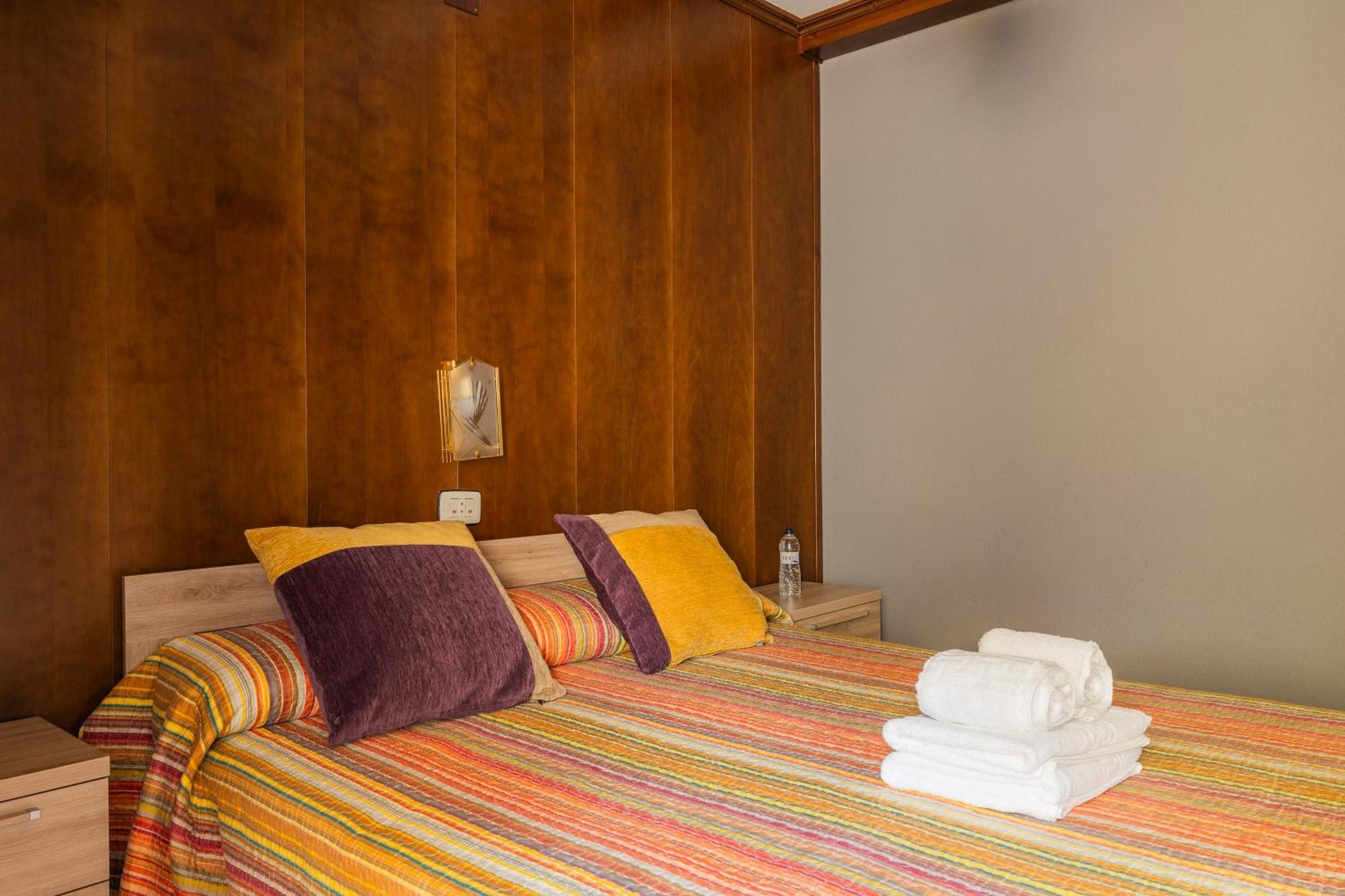 Hostal Los Valles Bielsa Exterior photo