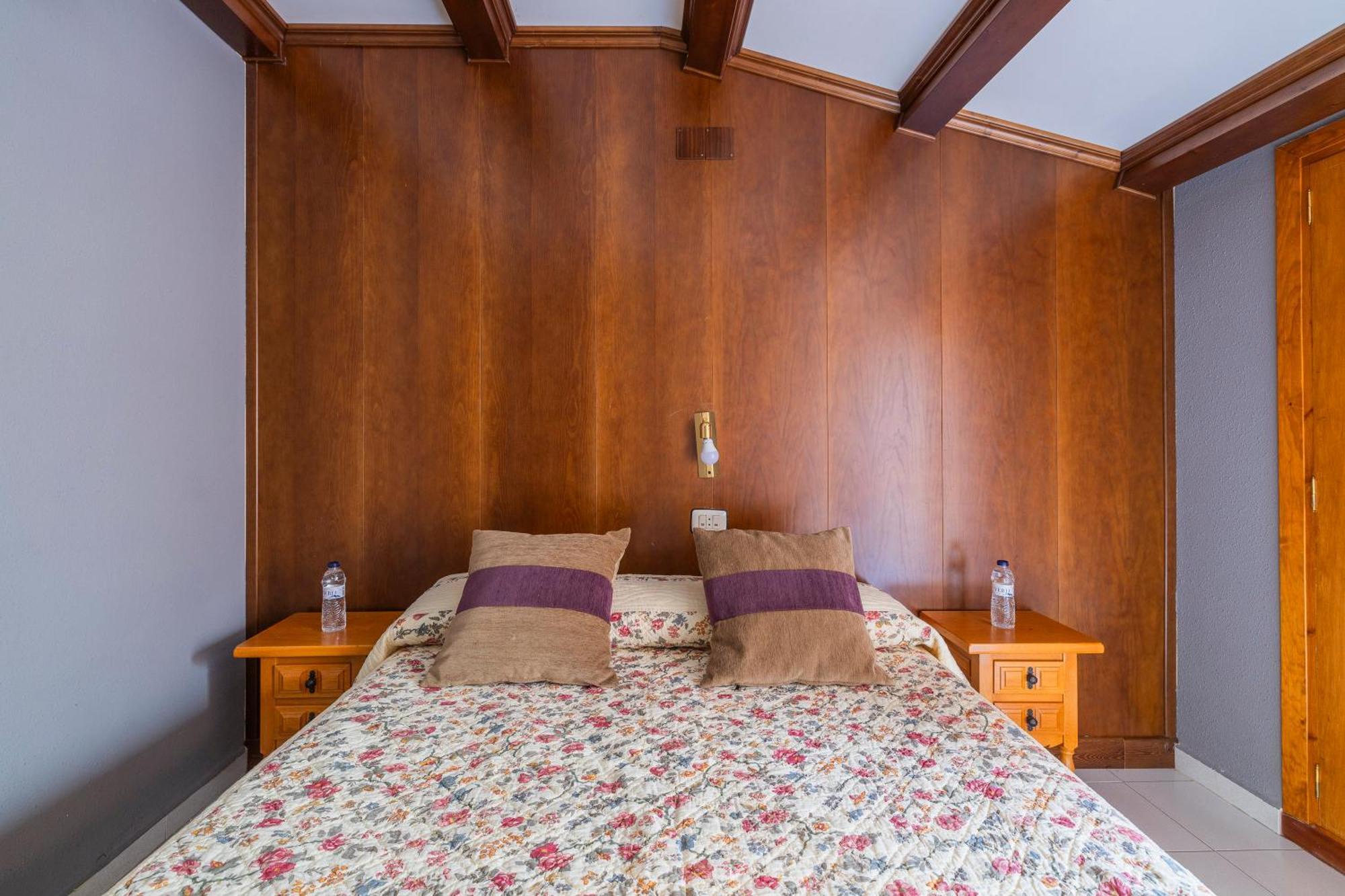 Hostal Los Valles Bielsa Exterior photo